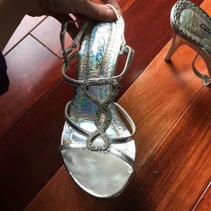 FREE WITH PURCHASE🥳